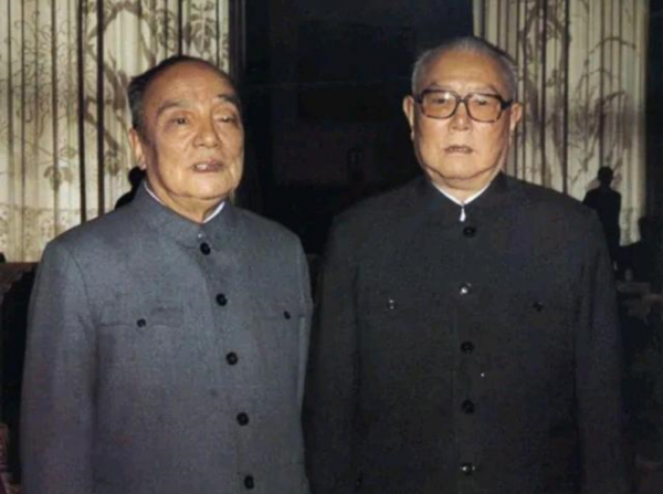 先念、尚昆兩位主席沒有軍銜，為啥名列36位軍事家名單？