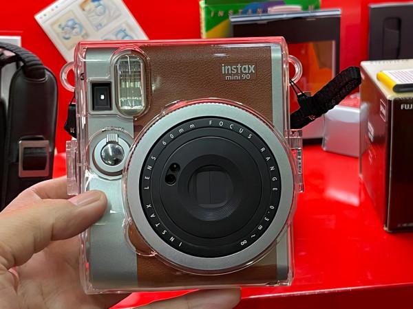 逛瀋陽二手相機店:尼康沒人要,大炮被放棄,寶麗萊卻有很多人找 逛瀋陽二手相機店:尼康沒人要,大炮被放棄,寶麗萊卻有很多人找