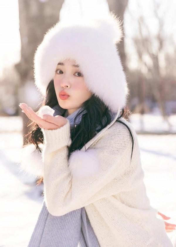 周潔瓊雪地拍照模板