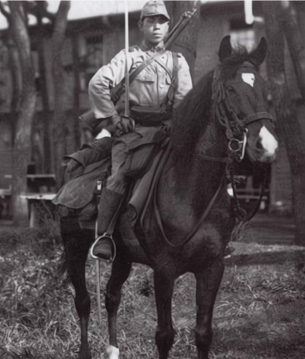 老兵42年後得知立大功：一泡尿，竟送走一名日本高階指揮官