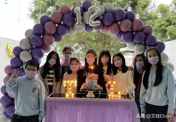 郭可盈女兒12歲生日真隆重！穿上萬套裝打扮奢侈，顏值被爸拉垮