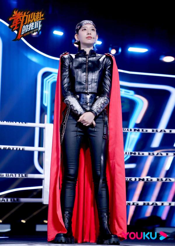 參加拳擊真人秀的李斯丹妮說平時更喜歡籃球，約人一起打太難了