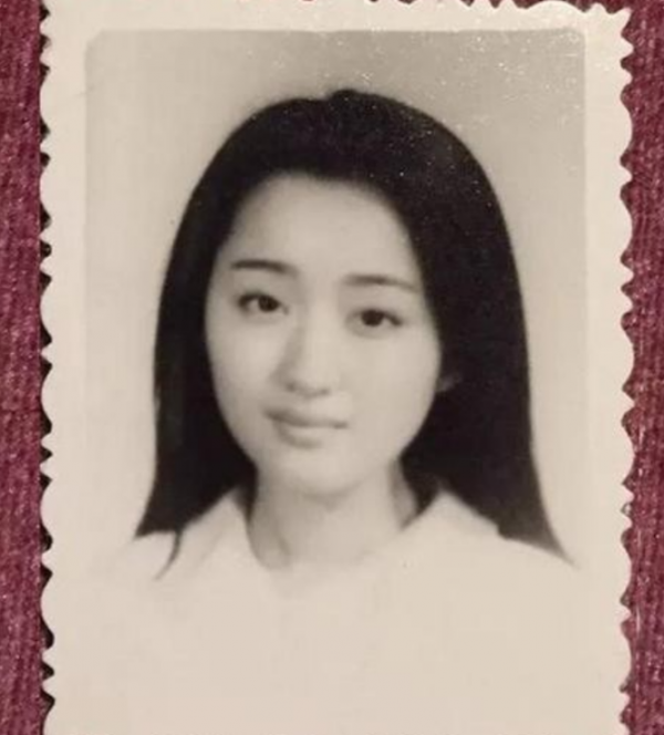 楊鈺瑩：從小失去父親，兩段感情，賴文峰傷她至深，51歲不婚不孕