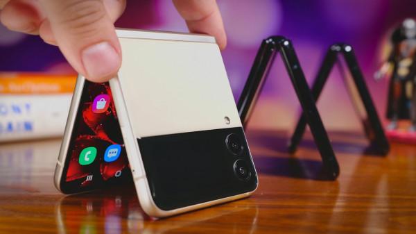 三星Galaxy Z Flip 3可摺疊手機評測:價格只相當於普通旗艦手機 三星Galaxy Z Flip 3可摺疊手機評測:價格只相當於普通旗艦手機