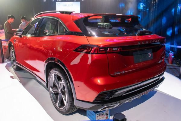 一汽奔騰旗下首款SUV——奔騰B70S正式亮相 一汽奔騰旗下首款SUV——奔騰B70S正式亮相