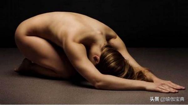 你如果有這4種症狀 說明你是“科技頸”用這九種瑜伽姿勢來修復