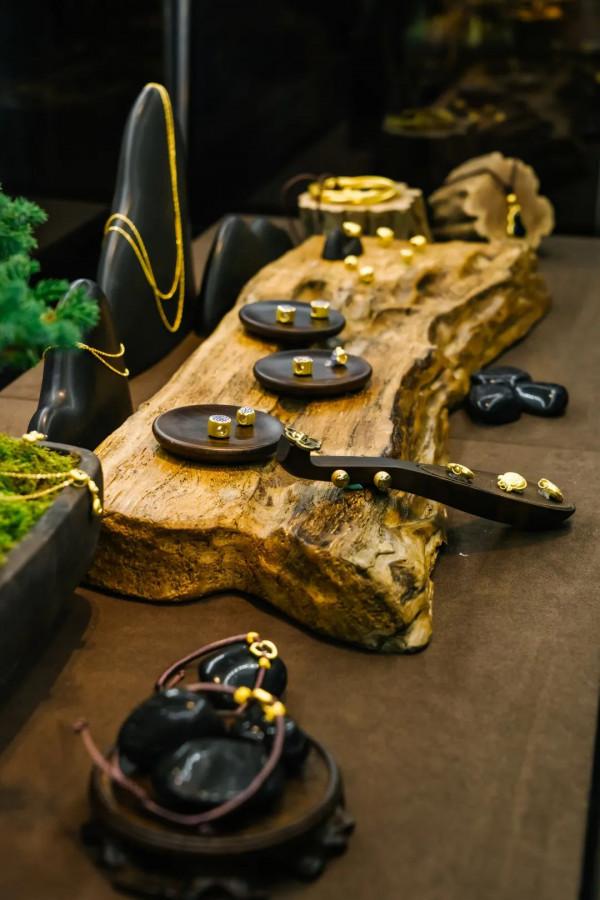 這樣的“酷金國潮”,有誰不愛? 這樣的“酷金國潮”,有誰不愛?