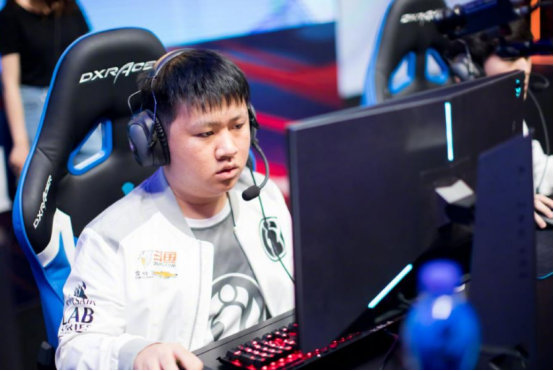 Rookie接班人也沒找到戰隊 Forge發文：被拉扯無了