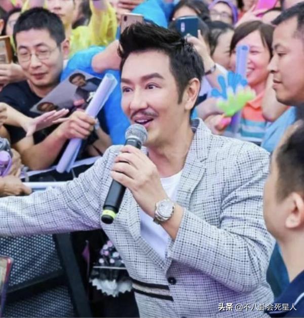 僵硬浮腫，像男芭比，中年男星動臉簡直是“災難現場”