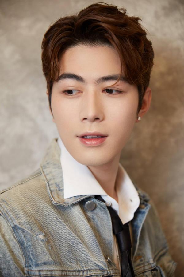 “換頭改命”的6位明星，有的主動承認削骨，有的作品全被下架