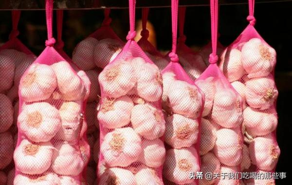 為何大蒜放在超市不發芽,買回家沒幾天就發芽?原來門道多著呢 為何大蒜放在超市不發芽,買回家沒幾天就發芽?原來門道多著呢