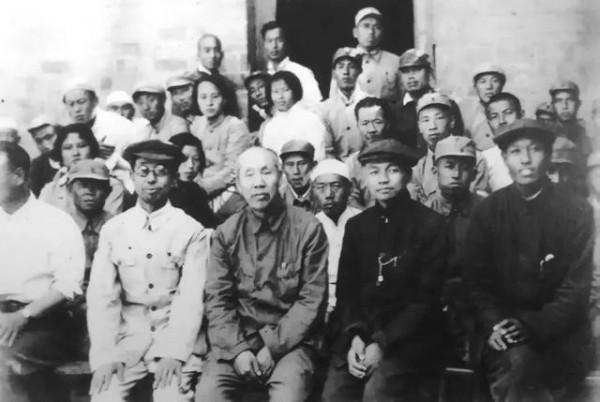 百年瞬間丨第一套人民幣的誕生