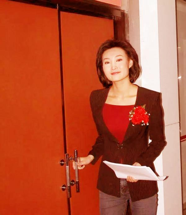 《新聞聯播》美女主播李梓萌:風光背後有艱辛,婚戀成父母的心病 《新聞聯播》美女主播李梓萌:風光背後有艱辛,婚戀成父母的心病