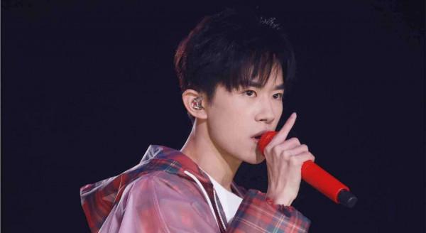 2022年開年，00後小生重排名：易烊千璽成破百億影人，陳飛宇無奈