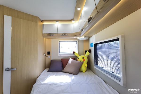 12V+48V雙電源系統!大空間配置全面,升級銀燕C05平頭房車 12V+48V雙電源系統!大空間配置全面,升級銀燕C05平頭房車