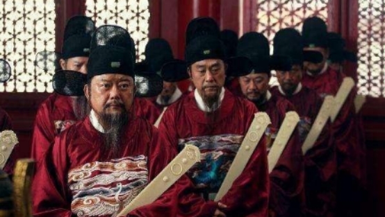 文武百官罷工參加喪禮，乾隆以為是大人物去世，一查卻是普通百姓