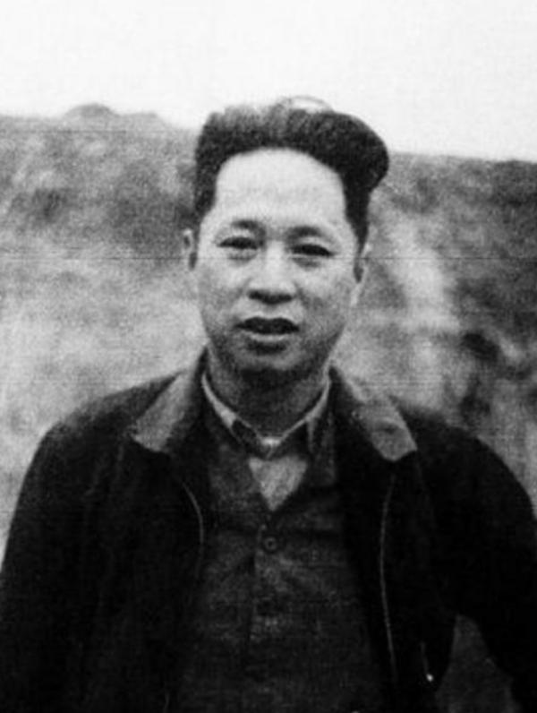 1955年中南海大授銜,4人與元帥軍銜擦肩而過,他們都是誰? 1955年中南海大授銜,4人與元帥軍銜擦肩而過,他們都是誰?