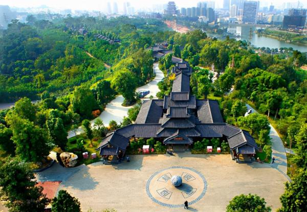 廣西又一景區走紅，全景區由18座大小嶺組成，距市中心30分鐘車程