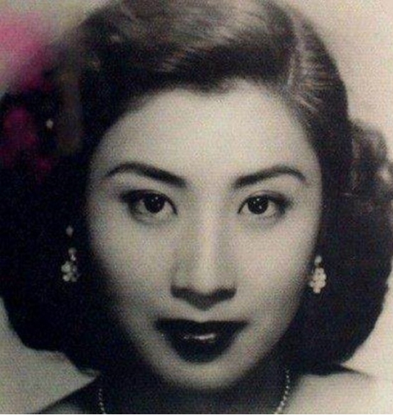 張靈甫遺孀流落美國，周恩來邀她回國後說了什麼，竟令她泣不成聲