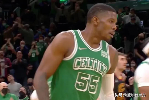 只要沒死人,比賽繼續打,肖華這招真是狠啊 只要沒死人,比賽繼續打,肖華這招真是狠啊