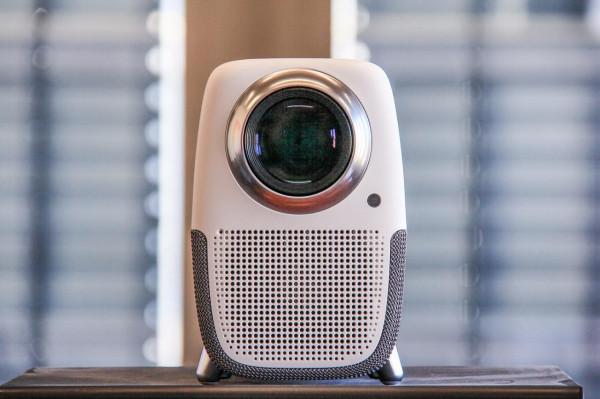 HOMAX享受家庭巨幕電影：泰捷WEBOX T1s智慧投影