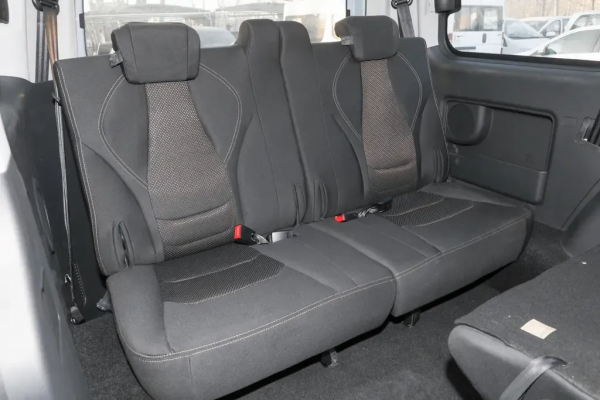 8&period;28萬的國產MPV，軸距2810mm，配備1&period;8L發動機&plus;5擋手動變速箱