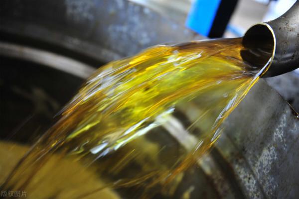 農村榨油用油枯抵加工費,誰是獲益方?油坊收取的油枯有何用途 農村榨油用油枯抵加工費,誰是獲益方?油坊收取的油枯有何用途