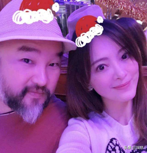 痴情男辛龍“雙雙節”思念亡妻，時隔18個月仍未走出劉真去世陰霾