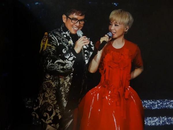 受邀央視中秋晚會的6位港星什麼來頭？偶像的偶像，成龍秒變迷弟