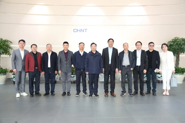 海南旅投黨委書記、董事長陳鐵軍一行到訪正泰 海南旅投黨委書記、董事長陳鐵軍一行到訪正泰