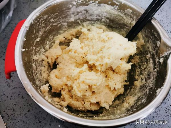 油炸糕這麼做,個個膨鬆空心,外酥裡糯又香甜,早餐1人5個不夠吃 油炸糕這麼做,個個膨鬆空心,外酥裡糯又香甜,早餐1人5個不夠吃