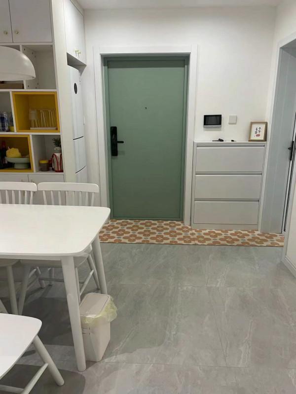 裝修沒必要攀比，看看她家，硬裝只花了5萬，照樣簡潔大方又好看