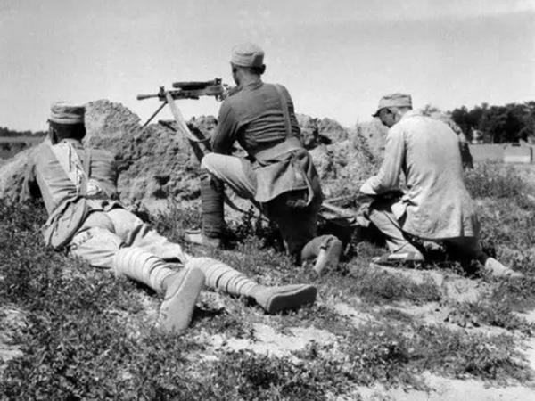 1942年,毛主席給劉少奇的絕密電報,特意叮囑:無須向任何人提及 1942年,毛主席給劉少奇的絕密電報,特意叮囑:無須向任何人提及