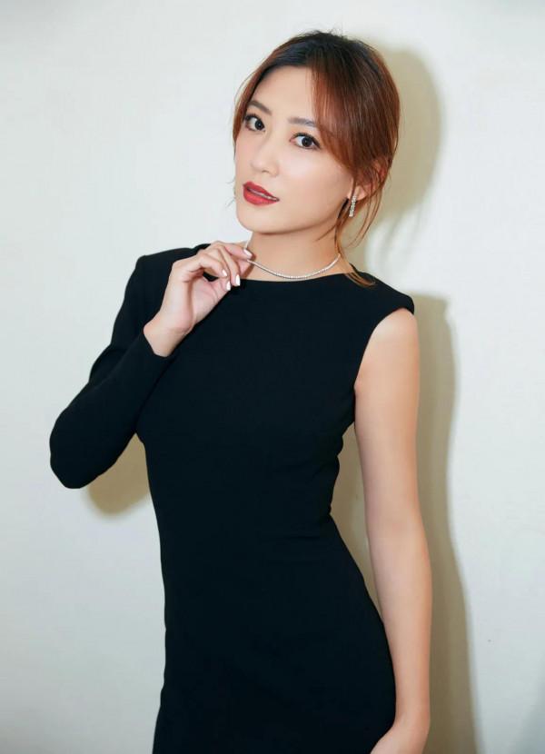 應採兒高畫質美圖,和陳小春太般配了 應採兒高畫質美圖,和陳小春太般配了