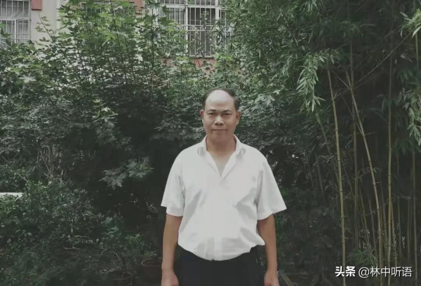 大峽谷，黑龍潭，那漫山遍野的紅，還有那“猴大王”的“打劫”