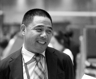 “傻大亨”陳德啟：賺國外的錢，回國投資16億開荒種葡萄，為啥？