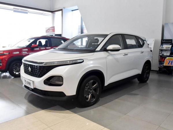 7座低價MPV，有SUV的透過性和轎車的舒適性，實拍寶駿RM-5