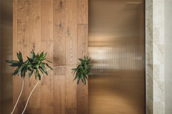 一樓帶60㎡院子的3居室，翻新改造後，效果不輸別墅