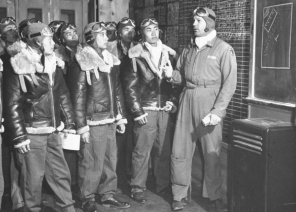 駕機離開臺灣省的黃綱存,本可以被國家獎勵大量黃金,他為何不要 駕機離開臺灣省的黃綱存,本可以被國家獎勵大量黃金,他為何不要