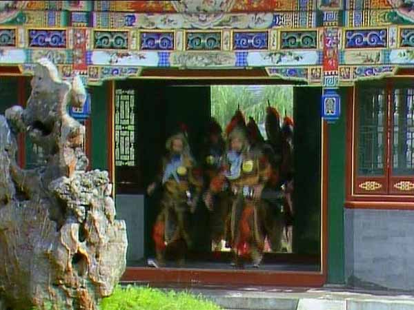 曹雪芹家是怎麼得罪雍正的，居然落得到抄家的地步？