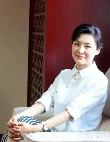 周濤：成熟大氣，溫柔端莊，有著中國女性的古典美