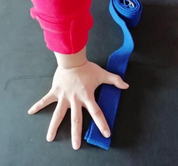 下犬式的13種輔助方法，每個方法都能幫你解決一個不同的問題