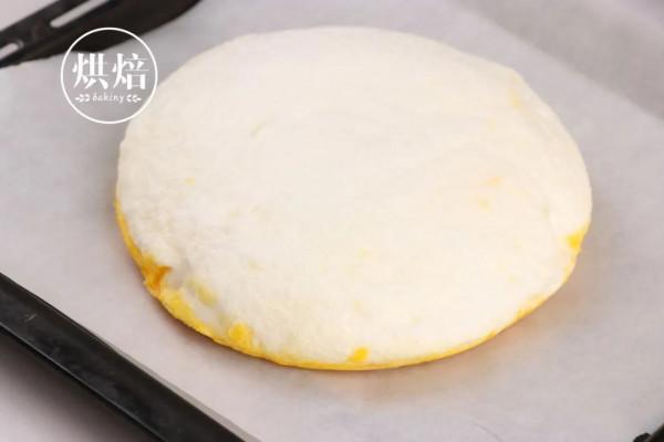 用平底鍋煎了個蛋糕 播放量一不小心上了千萬 軟軟呼呼像雲朵