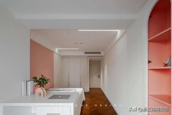 溫柔粉色&plus;輕奢格調，這個家竟有該死的魅力