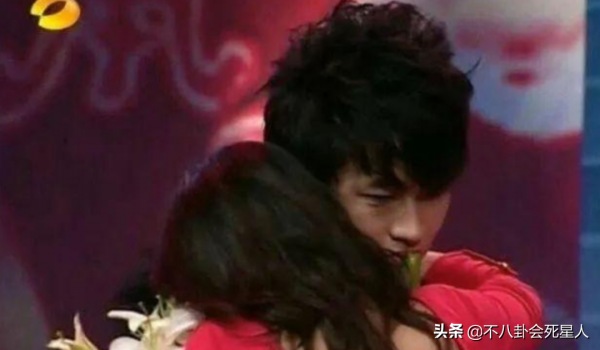 娛樂圈的“男性楷模”，沈騰與老婆相愛18年，小瀋陽爆紅依舊寵妻