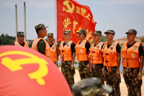 這位“00後”武警戰士,成了一等功臣 這位“00後”武警戰士,成了一等功臣