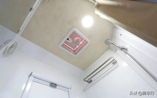 雙拓展，大空間，內外配置豐富齊全，拓銳斯特2021款簡約歐暢房車