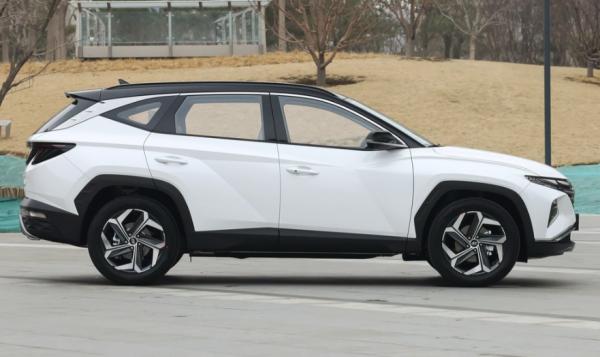 16.18萬起！第五代途勝L全系1.5T，油耗6.1L，後排放倒就是大床