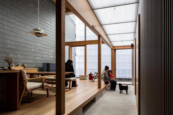 這間日本的家庭住宅,擁有很好的互動性和舒適性 這間日本的家庭住宅,擁有很好的互動性和舒適性