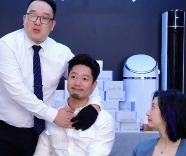 凌瀟肅也開直播賣珠寶？觀看人數慘淡，滿臉寫滿無奈